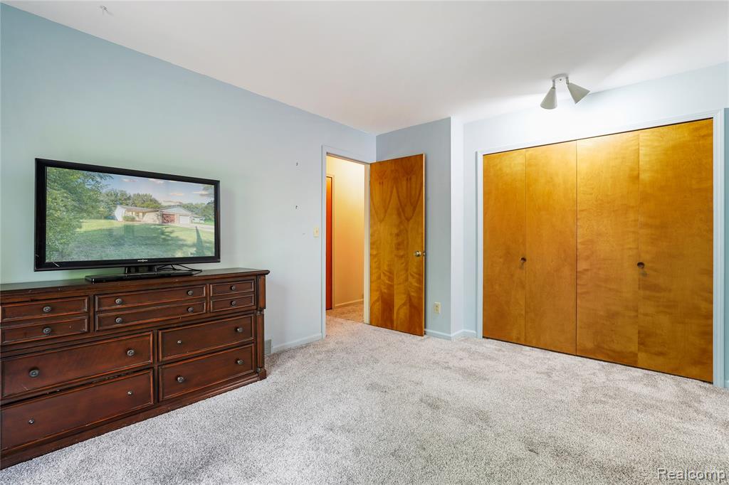 914 North Road, Fenton, MI 48430 — Photo 26