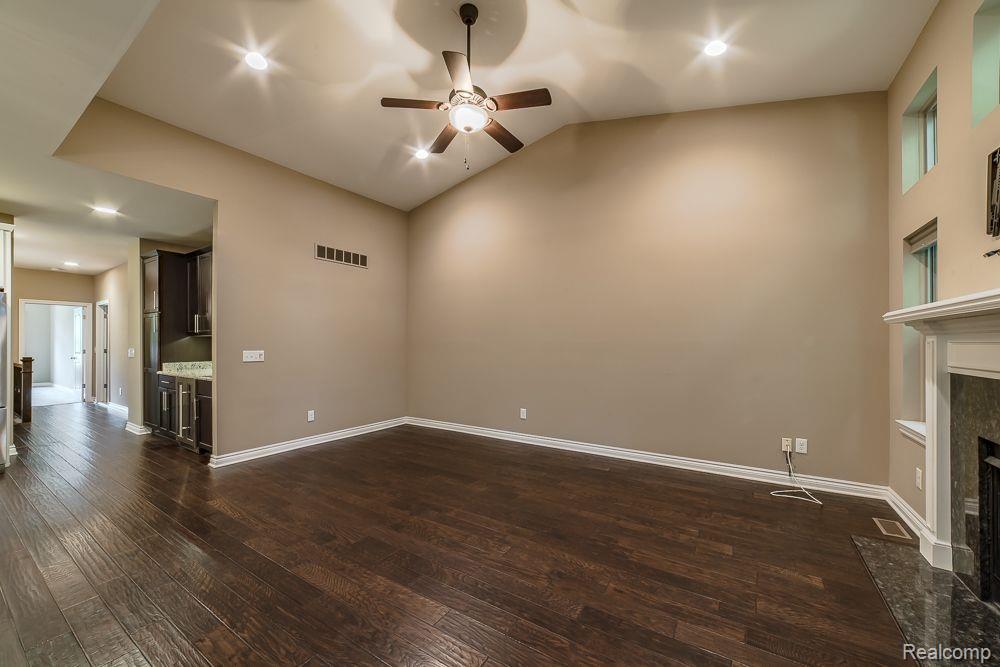 9546 KINGSWAY Circle, Clarkston, MI 48348 — Photo 16