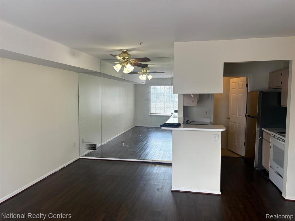 22129 Atlantic Pointe, Farmington Hills, MI 48336 — Photo 16