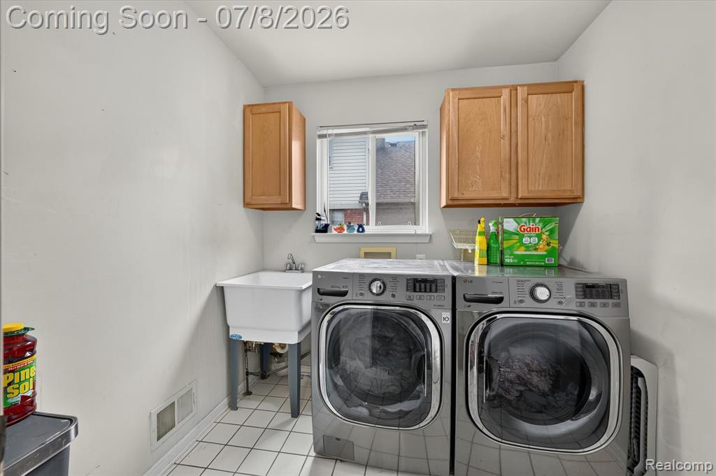 48166 Ellington Drive, Macomb, MI 48044 — Photo 31