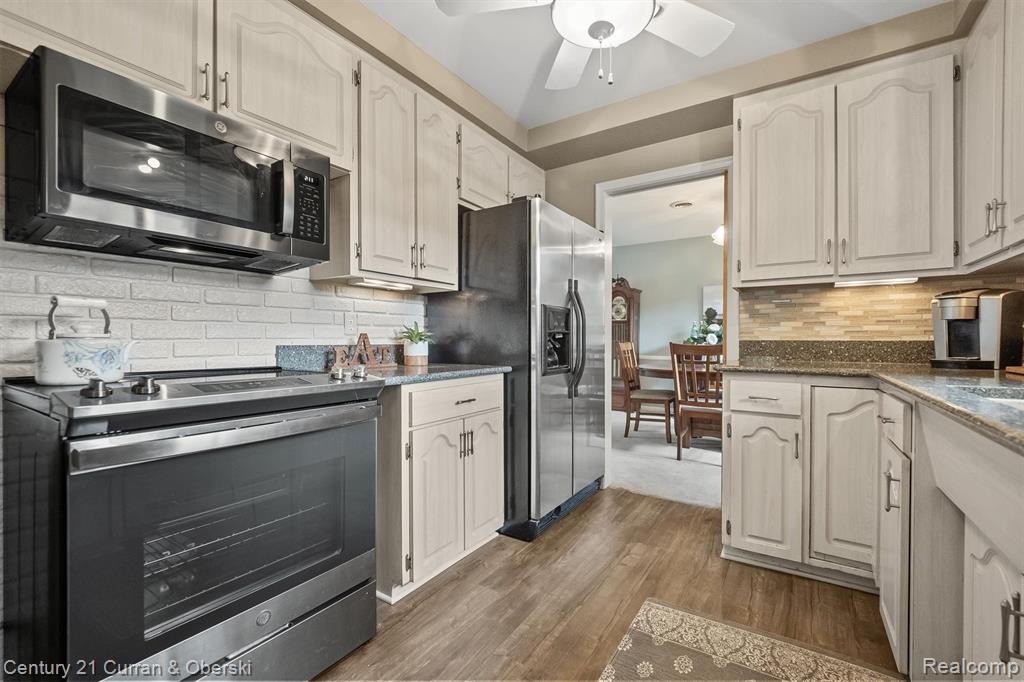 47245 Battleford Lane, Northville, MI 48167 — Photo 16