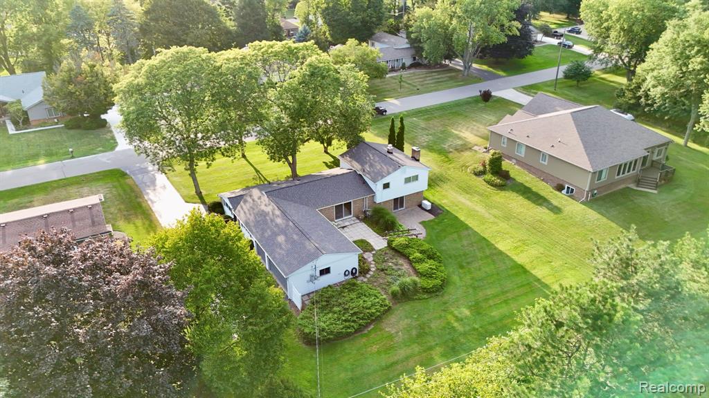 821 Castlebar Drive, Rochester Hills, MI 48309 — Photo 21