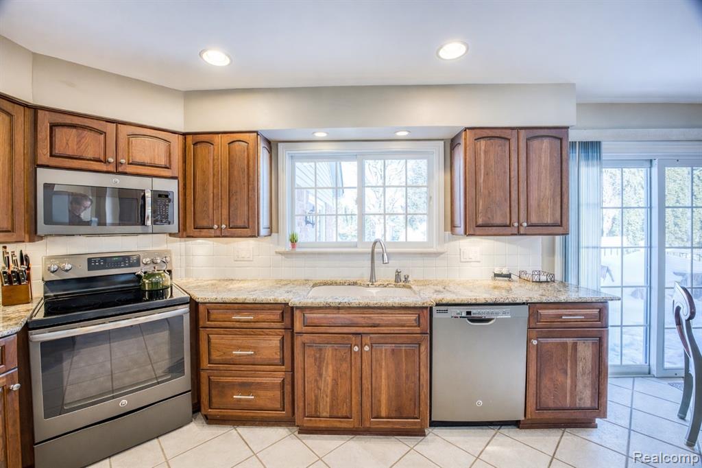 42134 Waterfall Road, Northville, MI 48168 — Photo 10