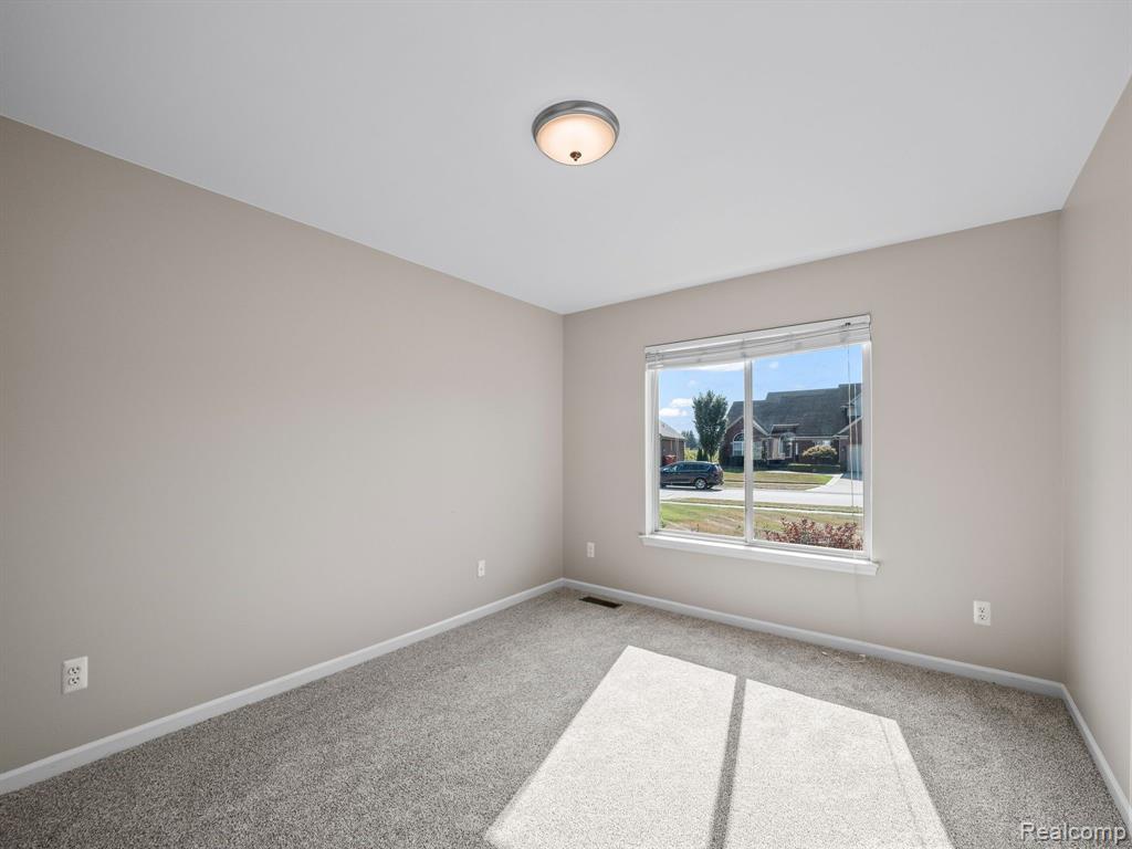 51031 HOOK Drive, Macomb, MI 48042 — Photo 31