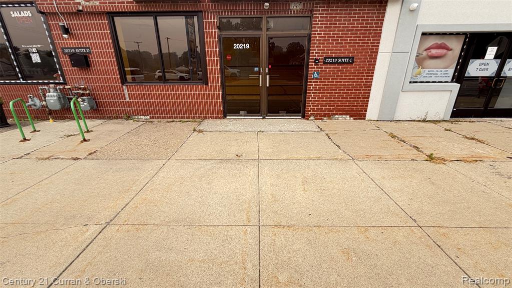 20219 Carlysle Street, Dearborn, MI 48124