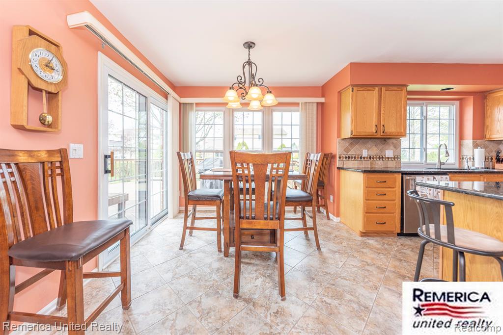 46206 LARCHMONT Drive, Canton, MI 48187 — Photo 15