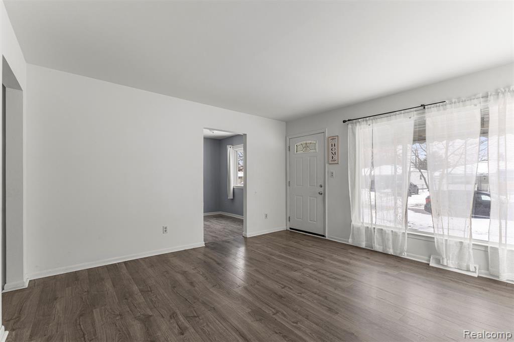 4421 Edgewood Street, Dearborn Heights, MI 48125 — Photo 8
