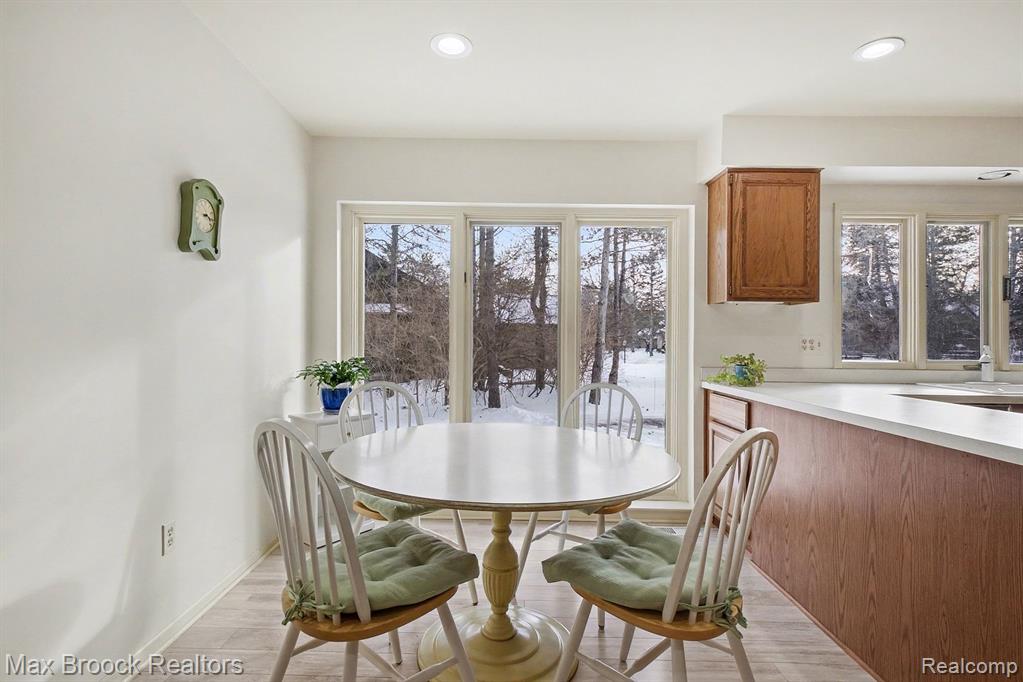 23745 Ravineview Court, Bingham Farms, MI 48025 — Photo 11