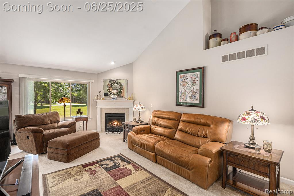 50062 LEXINGTON Avenue E, Shelby Twp, MI 48317 — Photo 2