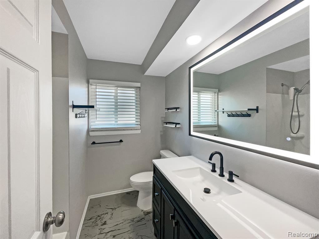 8324 SAN MARCO Boulevard, Sterling Heights, MI 48313 — Photo 8