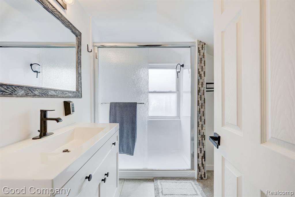 564 E Lewiston Avenue, Ferndale, MI 48220 — Photo 32
