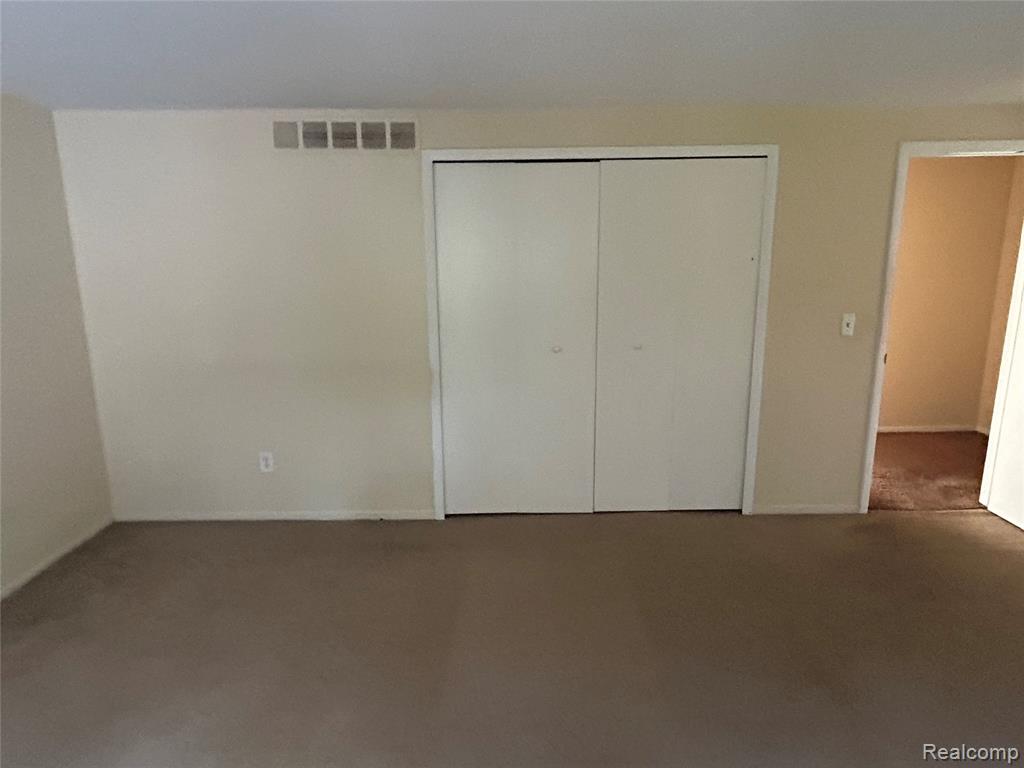 26889 Farmbrook Villa Drive, Southfield, MI 48034 — Photo 36