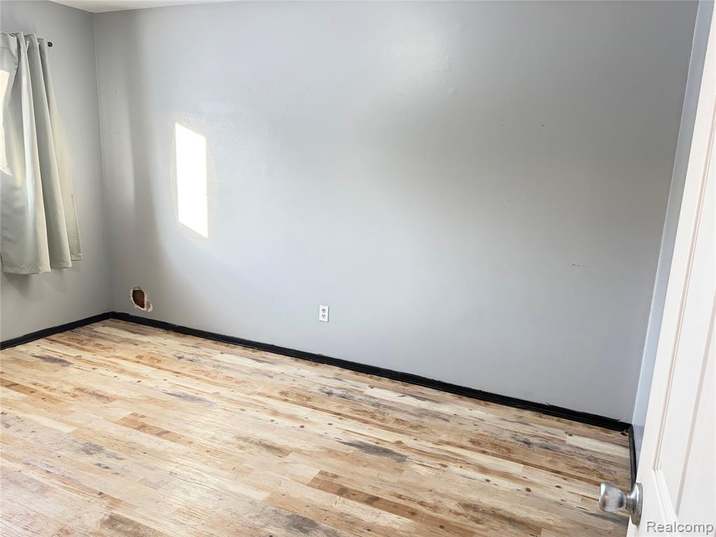 8506 Chesterfield Drive, Swartz Creek, MI 48473 — Photo 17