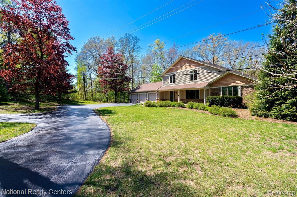 825 E WARDLOW Road, Highland, MI 48356 — Photo 3