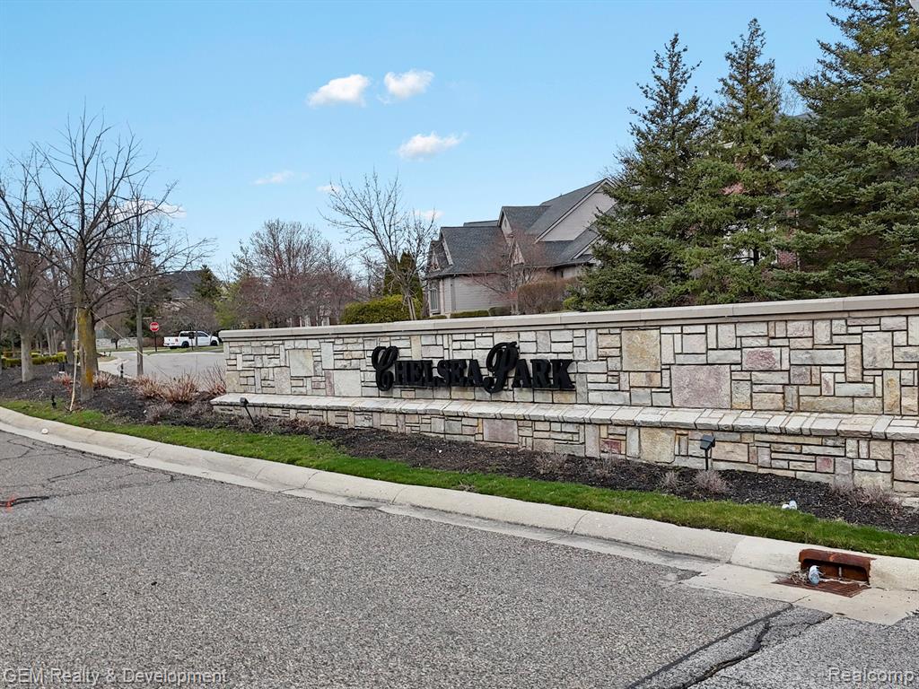 7487 KENNINGTON Boulevard, West Bloomfield, MI — Photo 43