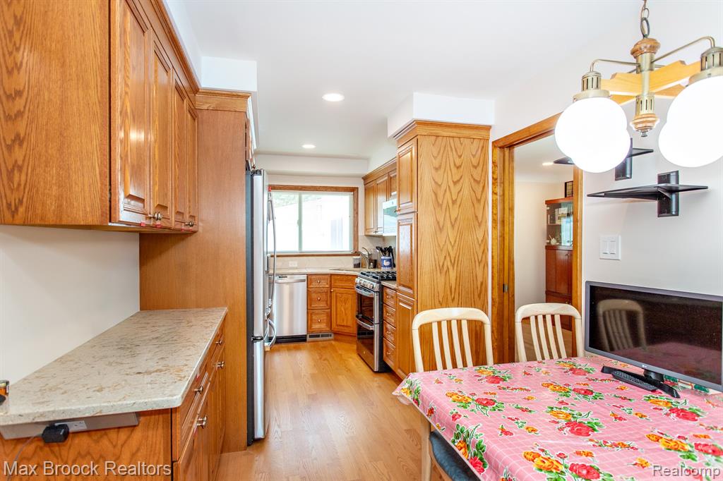 14271 Lincoln Street, Oak Park, MI 48237 — Photo 16