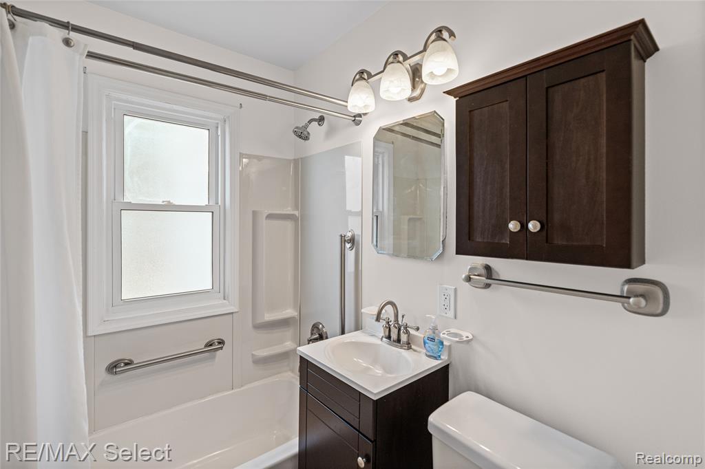631 Alvord Avenue, Flint, MI 48507 — Photo 19