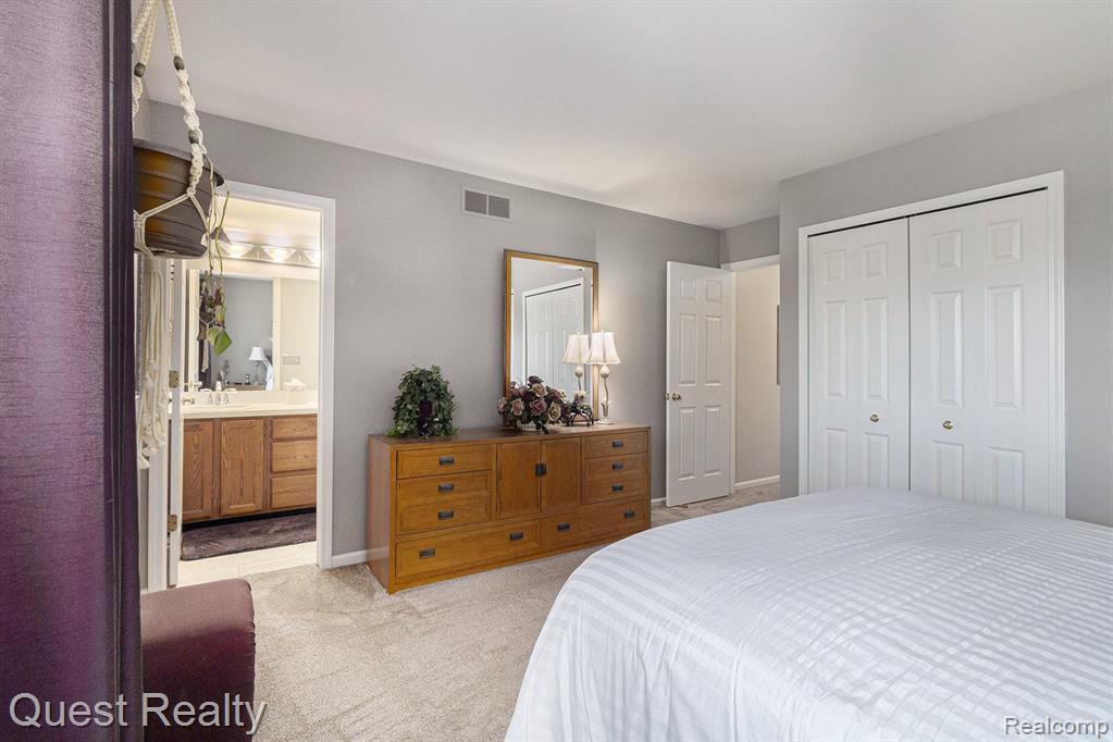 7897 MEADOW Drive, Waterford, MI 48329 — Photo 20