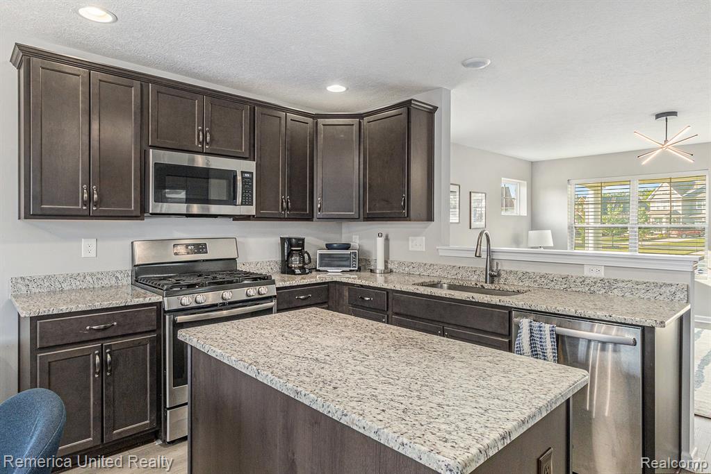 631 Grafton Lane, Howell, MI 48855 — Photo 9
