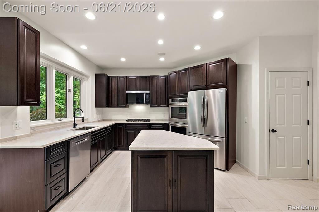 6403 W Oaks Drive, West Bloomfield, MI 48324 — Photo 40
