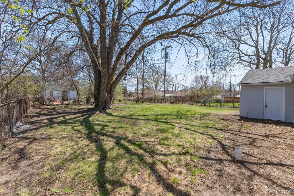 6815 WILKIE Street, Taylor, MI — Photo 23