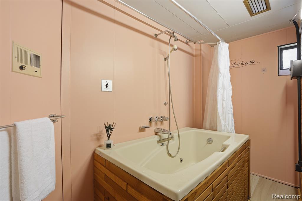 93 Oakdale Boulevard, Pleasant Ridge, MI — Photo 31