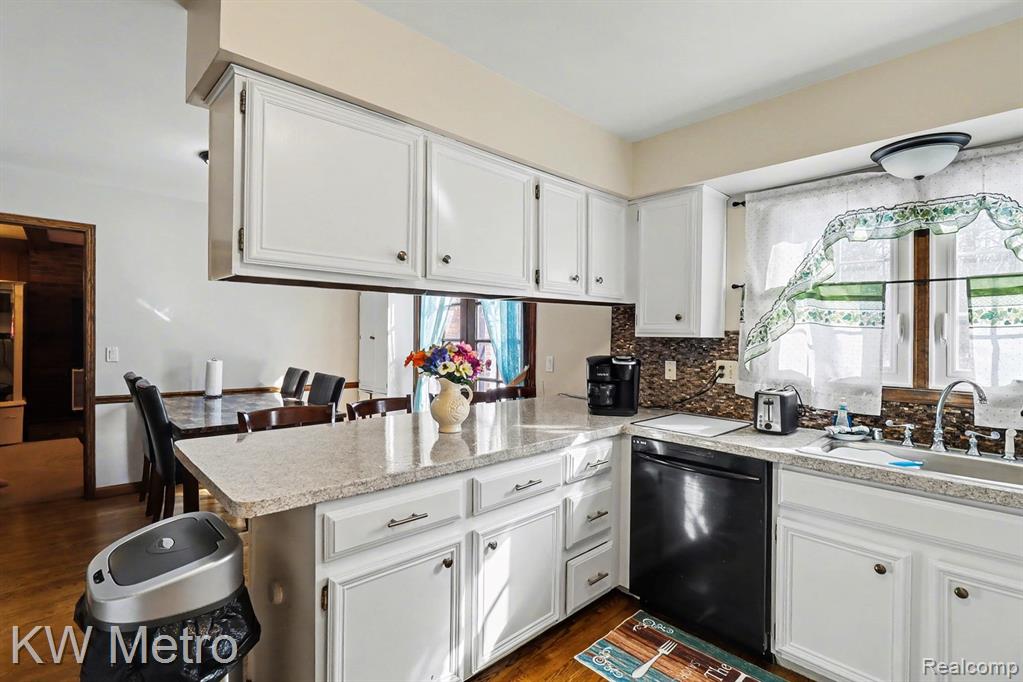 5865 Dunmore Court, West Bloomfield, MI — Photo 18