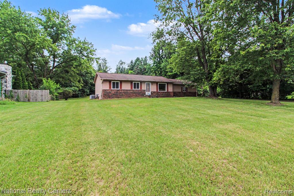 1800 Kingston Drive, Pinckney, MI 48169 — Photo 3