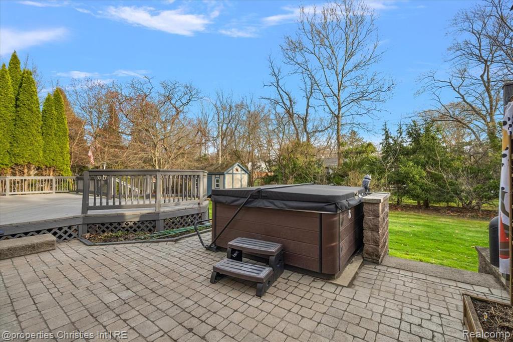 47269 S Chigwidden Drive, Northville, MI 48167 — Photo 46
