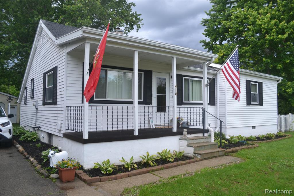 5244 Oleksyn Road, Flint, MI 48504 — Photo 5