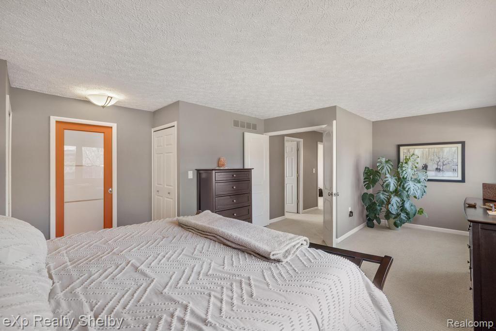 691 BARCLAY Drive, Troy, MI 48085 — Photo 27
