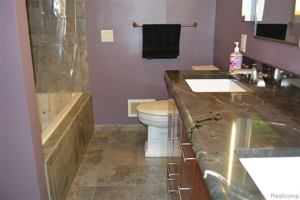 6015 Sundance Trail, Brighton, MI 48116 — Photo 22