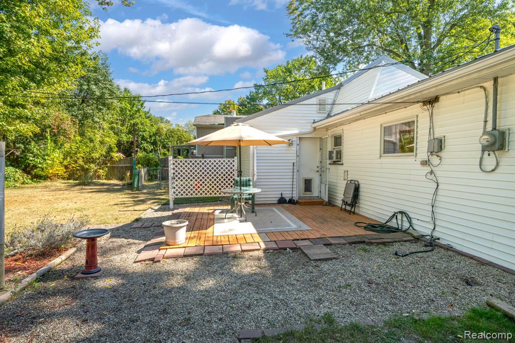 957 Miller Road N, Lake Orion, MI 48362 — Photo 38