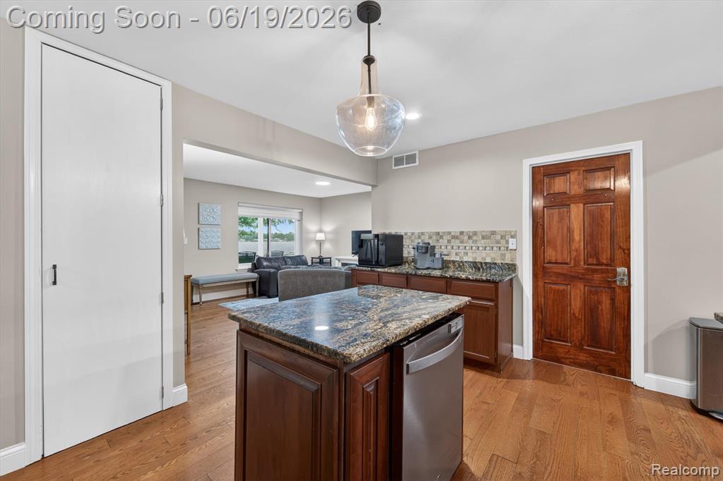 9259 Silverside, South Lyon, MI 48178 — Photo 10