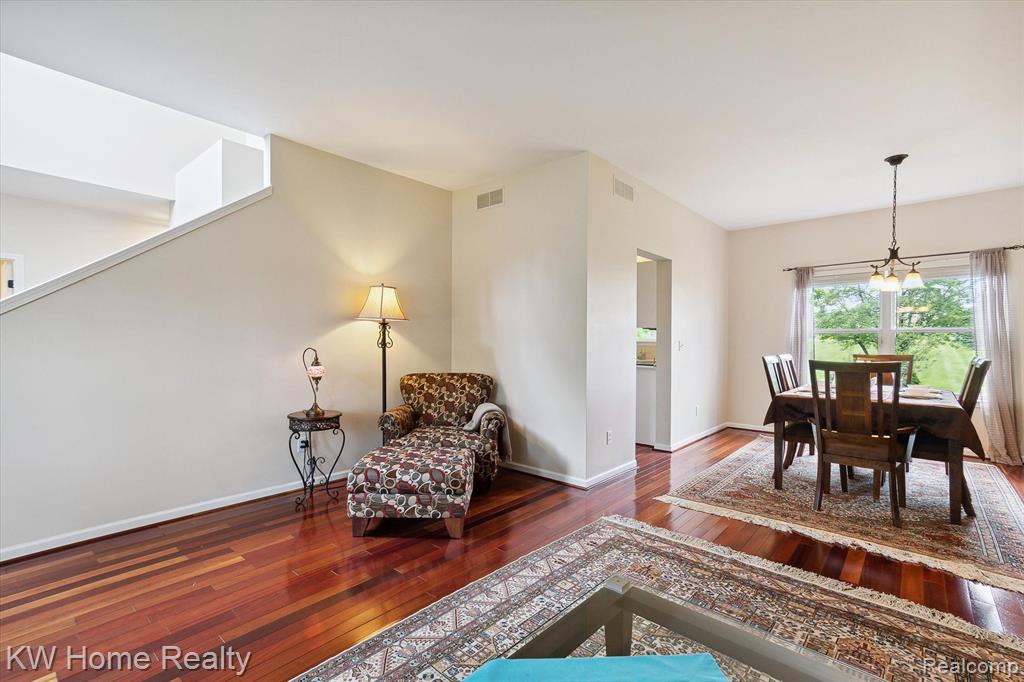 4672 NUTMEG Drive, Ypsilanti, MI 48197 — Photo 11