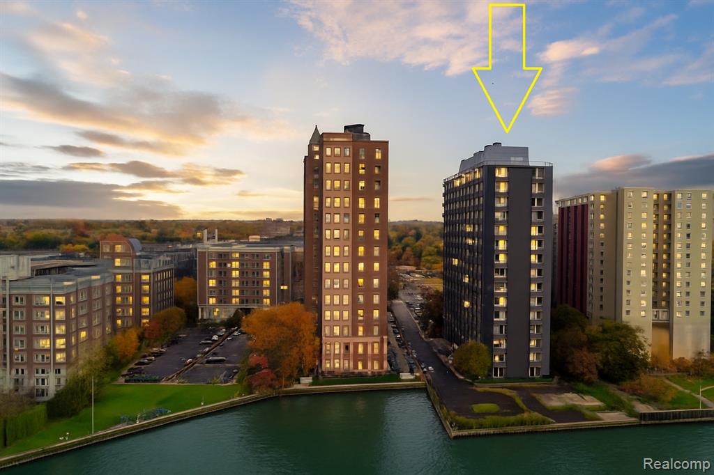 8200 E Jefferson, 1006, Detroit, MI 48214 — front exterior