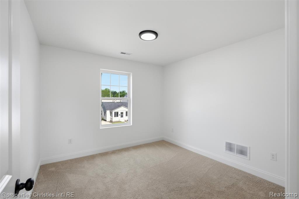 27824 Groveland Street, Madison Heights, MI 48071 — Photo 21