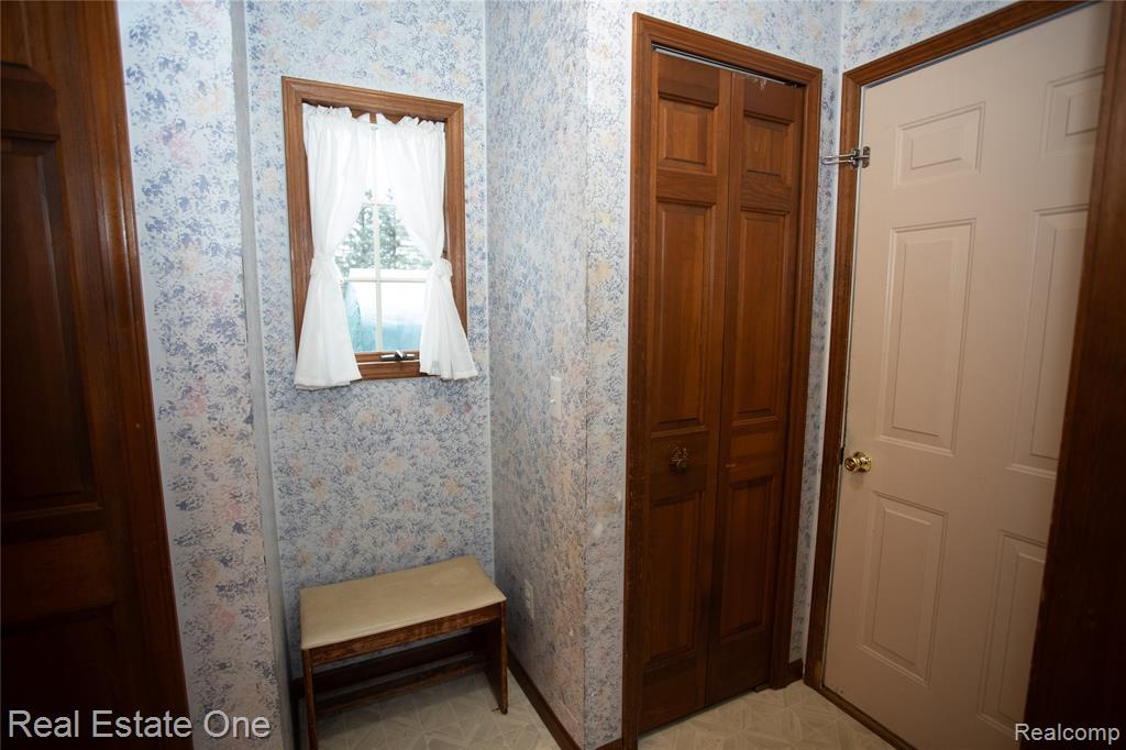 246 Nicklas Court, Oxford, MI 48371 — Photo 38