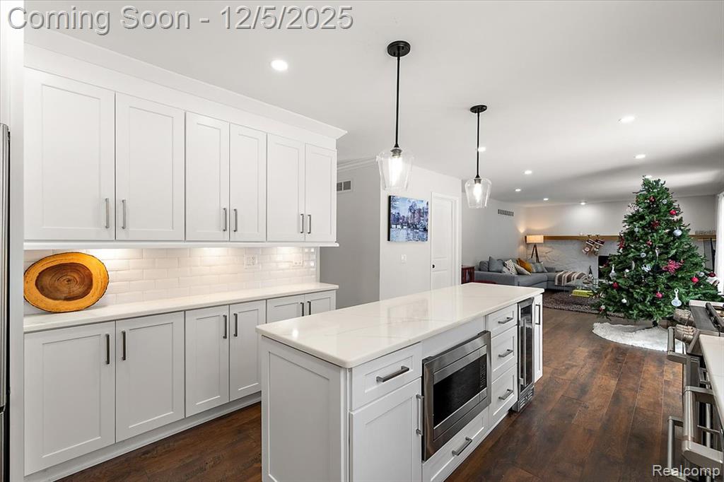 21622 Riverview Drive, Beverly Hills, MI 48025 — Photo 10