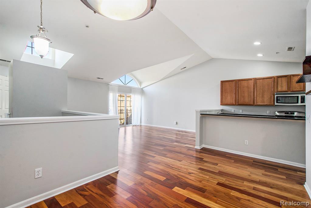 226 W OAKBROOK Drive, Ann Arbor, MI 48103 — Photo 11