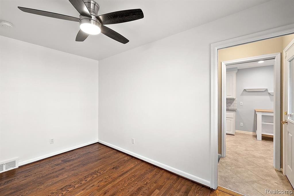 4126 BERKSHIRE Road, Royal Oak, MI 48073 — Photo 22