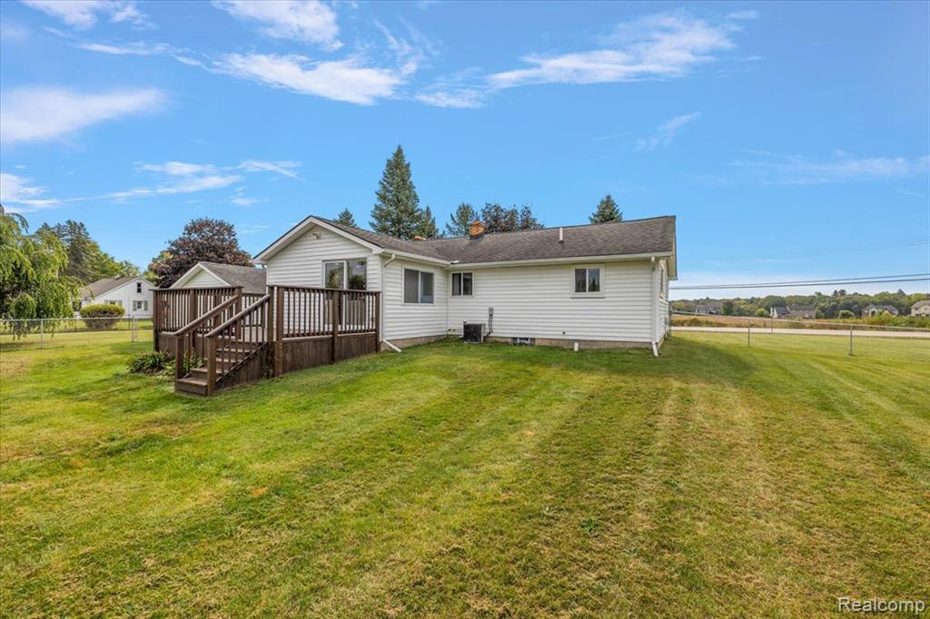 8918 Davisburg Road, Clarkston, MI 48348 — Photo 37