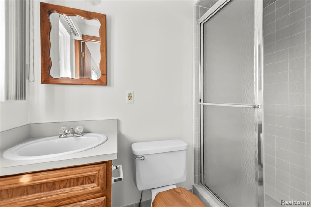 40538 Woodside Drive, Clinton Twp, MI 48038 — Photo 29
