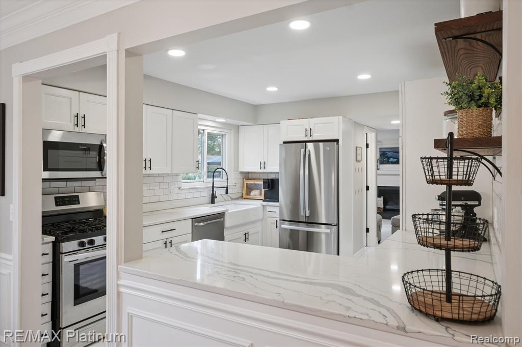 572 Old Creek Drive, Saline, MI 48176 — Photo 13