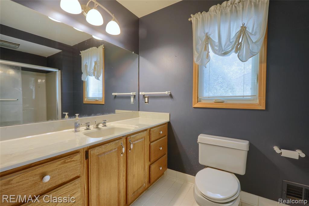 43274 Hillsboro Drive, Clinton Twp, MI 48038 — Photo 25