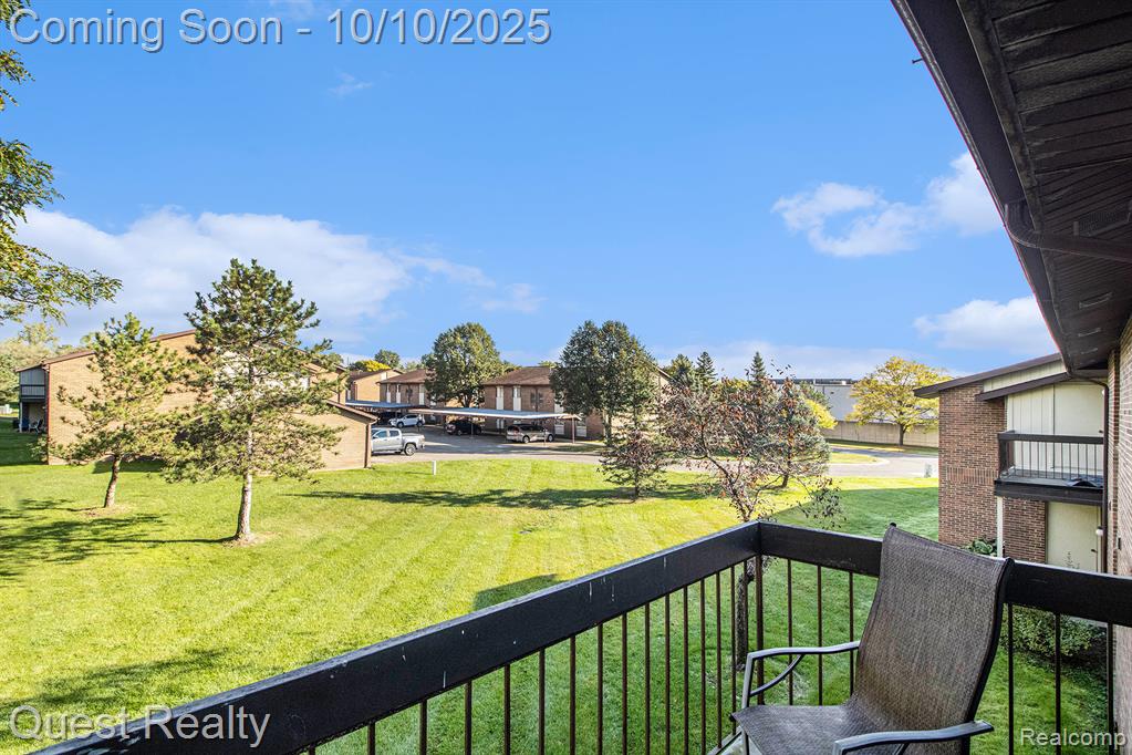 33855 Pondview Circle, Livonia, MI 48152 — Photo 15