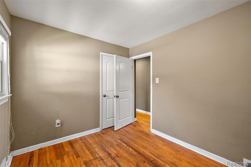 505 E Meyers Avenue, Hazel Park, MI 48030 — Photo 23