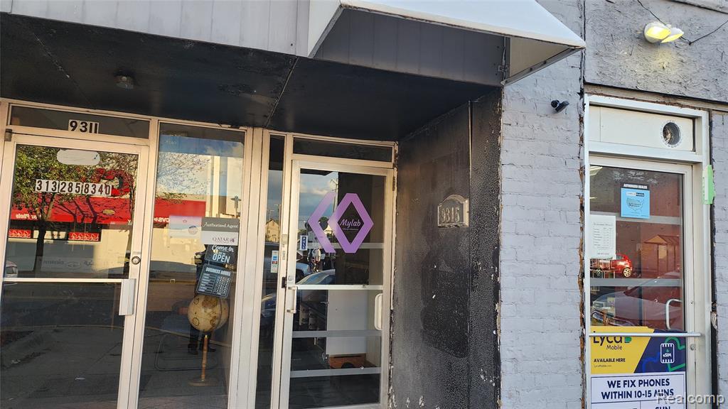 9307 Suit 9315 JOSEPH CAMPAU Street, Hamtramck, MI 48212 — front exterior