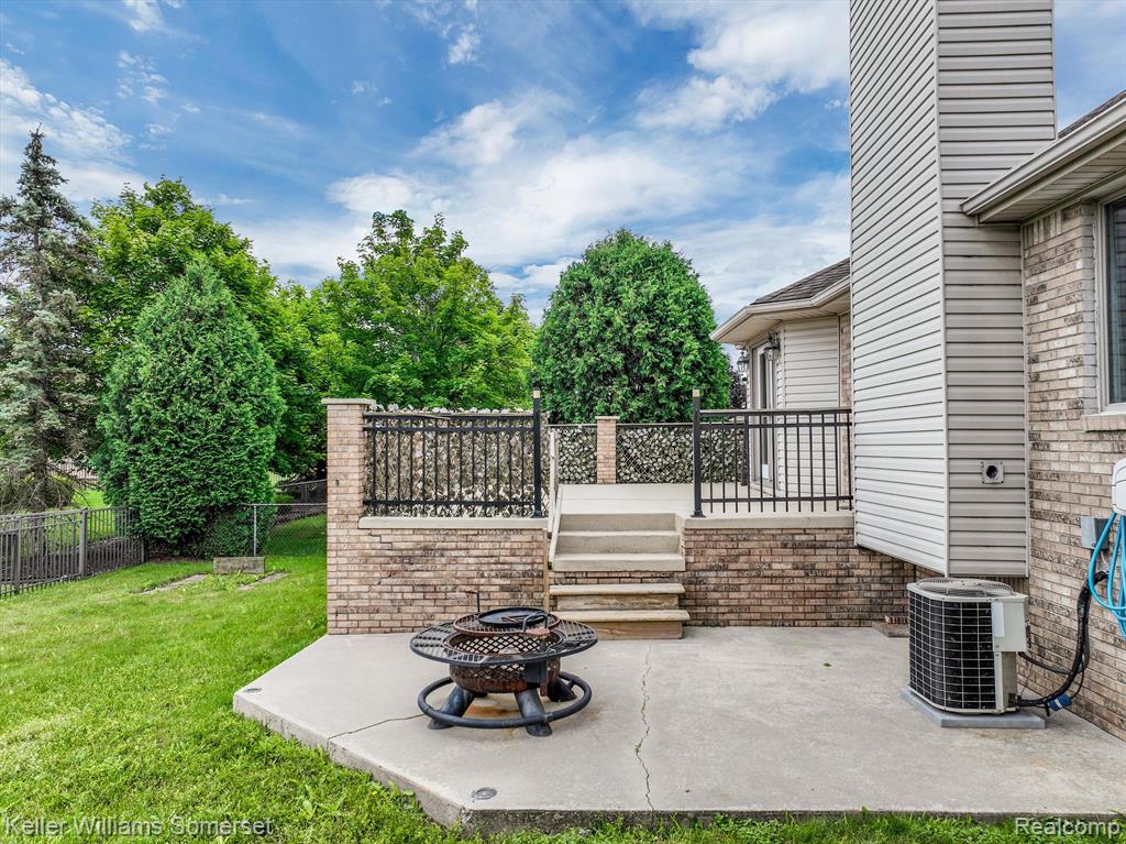 51488 BLUE SPRUCE Drive, Macomb, MI 48042 — Photo 6