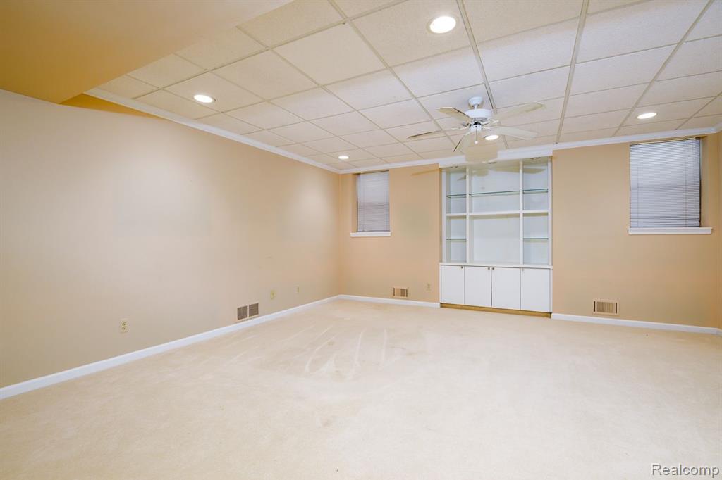 2462 HICKORY GLEN Drive, Bloomfield Hills, MI 48304 — Photo 25